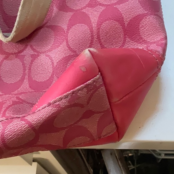 Slightly Used Chelsea Heritage Stripe Coach Bag - Picture 4 of 8